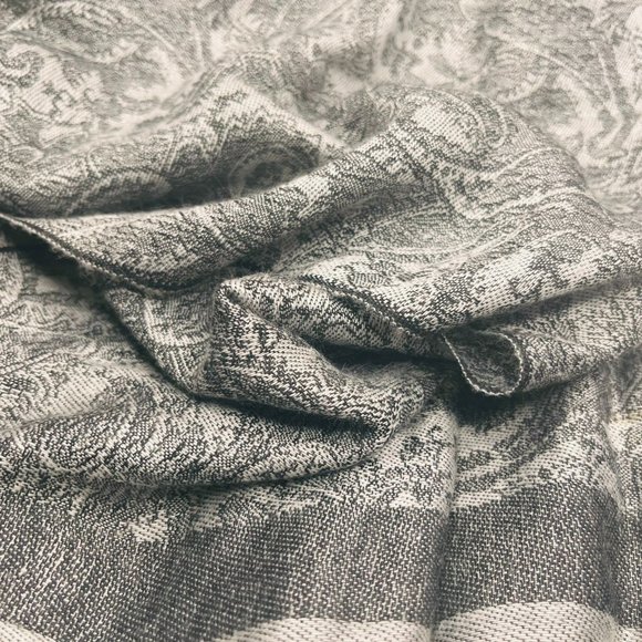 🌫️ Silver & Gray Pashmina Scarf – Handmade Elegance - Picture 5 of 8